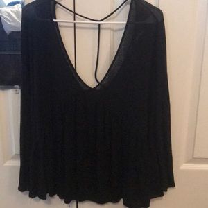 Long sleeve flowy black Kimchi Blue top